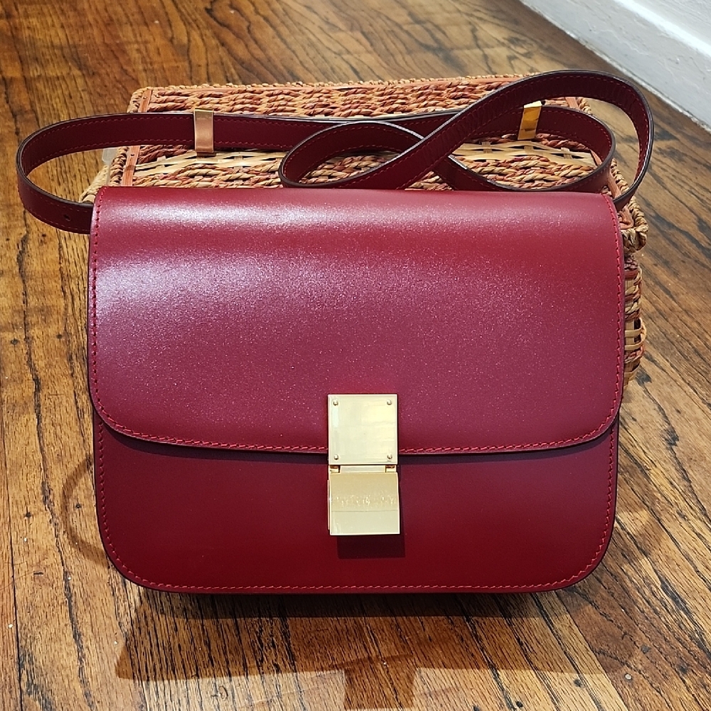 Elegant Red Leather Crossbody Bag